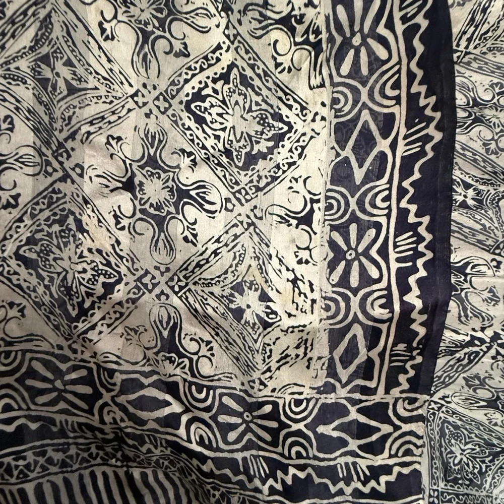 Extra large lightweight‎ silver navy paisley print shawl scarf fringe 43” x 68”